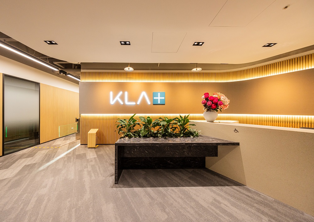 KLA於11月17日舉辦台灣總部新辦公室暨全球最大LKS訓練中心啟用典禮，此次投資約新台幣4.65億元，可容納1,000名員工，持續深化在台布局。