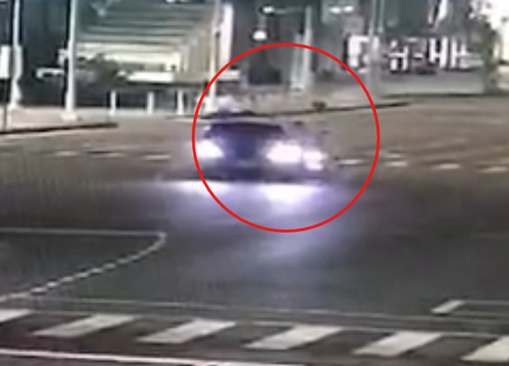 撞警車還想跑!高雄蛇行騎士肇逃被攔下 情緒激動送醫後依法移送