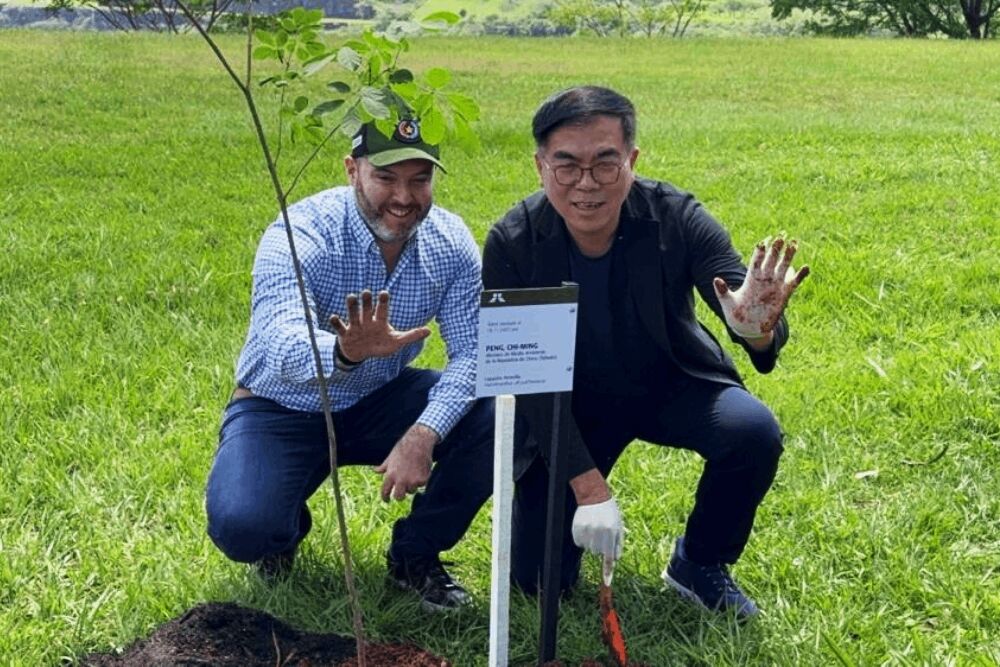 彭啓明赴巴拉圭推「台巴環境治理行動方案」 深化雙邊永續夥伴關係 238 照片來源:環境部網站