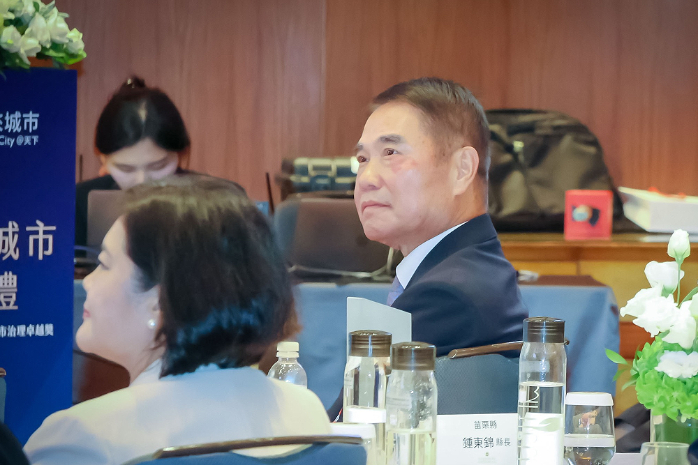 陳品安披綠袍劍指苗栗縣長之位 鍾東錦盼君子之爭「願景決勝負」 242 陳品安披綠袍劍指苗栗縣長之位 鍾東錦盼君子之爭「願景決勝負」 241