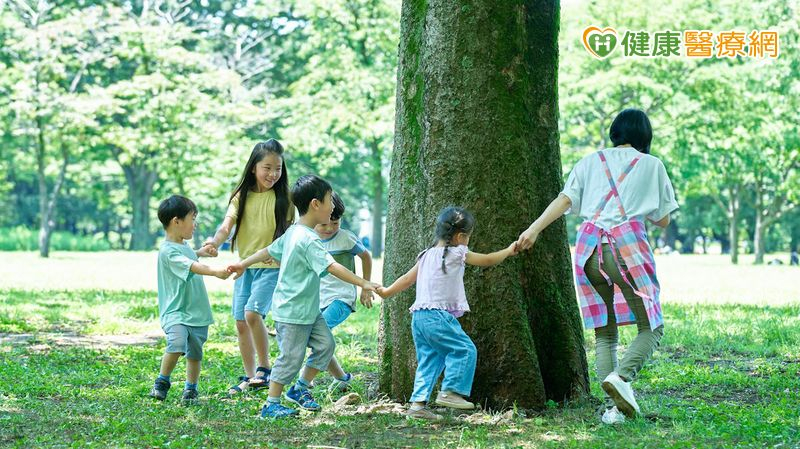 兒少近4成覺得「自己不重要」!調查:13歲青少女幸福感遠低國際平均