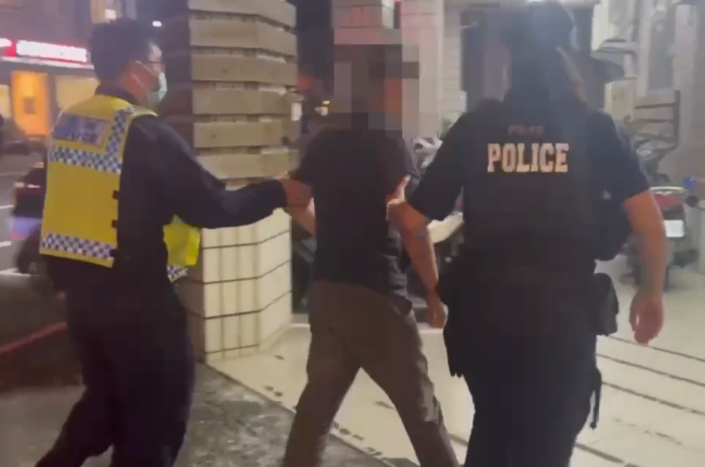 屏東縣府女廁見偷拍狼!- 警獲報4小時逮捕犯嫌到案