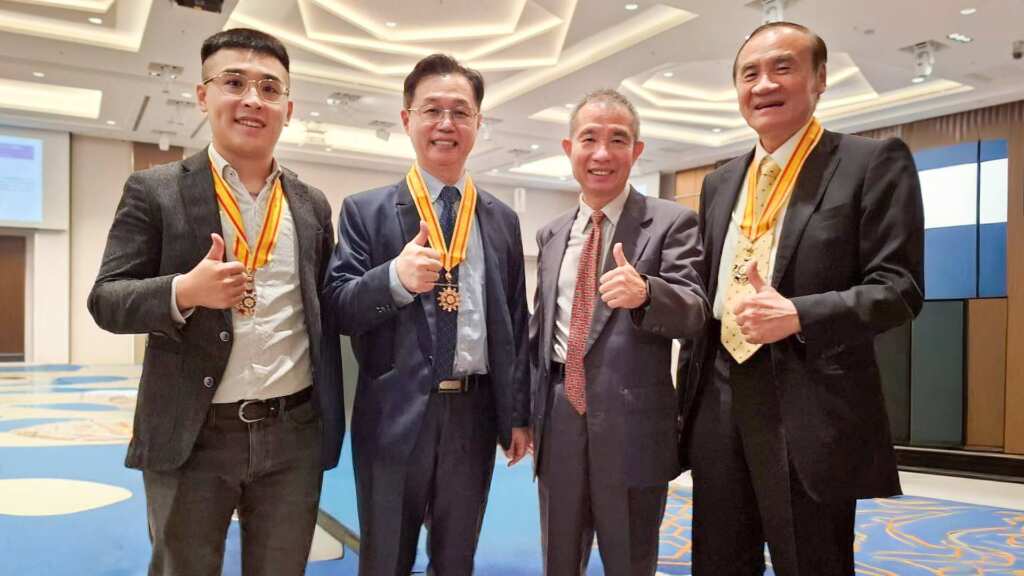 ▲彰基於2025第二十一屆 IIP國際傑出發明家獎中,勇奪佳績,共榮獲「創新發明菁英獎」、「國際學術創新卓越獎」、「國際傑出發明家發明國光獎」三項殊榮。(圖/彰化基督教醫院提供)