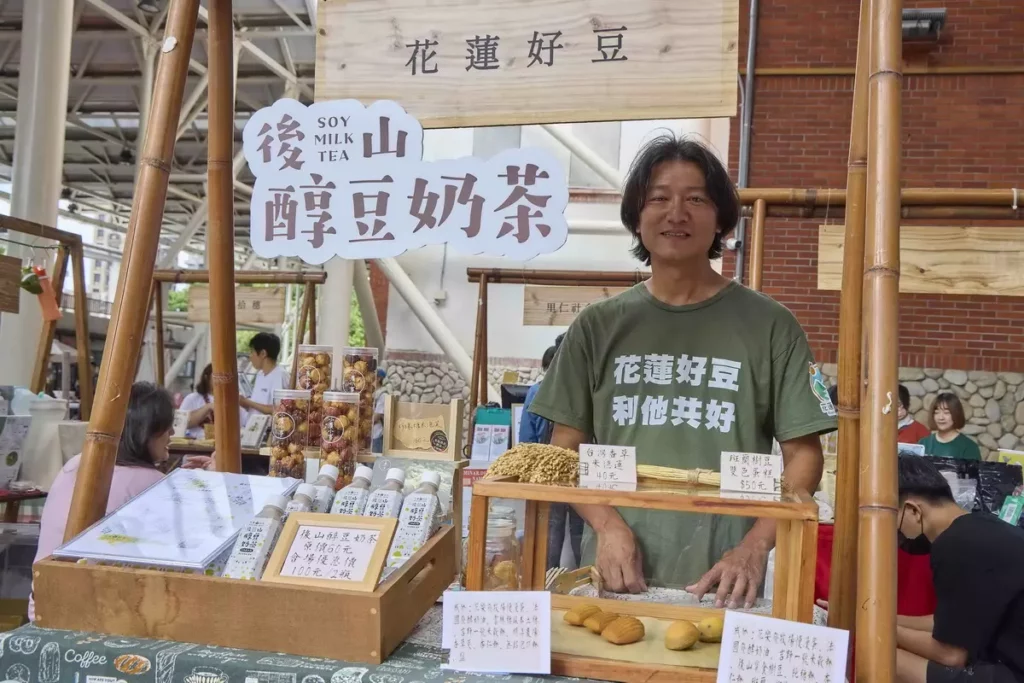 里仁「2025永續飲食生活節」舉辦低碳蔬食市集,邀民眾支持在地小農雜糧復育。