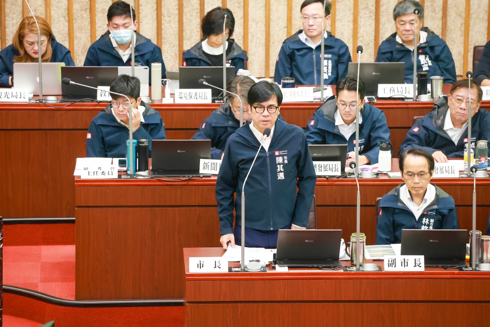 陳其邁談普發一萬 盼來高雄為庶民經濟注入正能量 230 陳其邁談普發一萬 盼來高雄為庶民經濟注入正能量 229