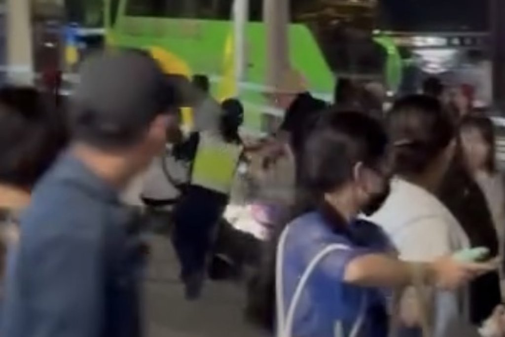 快訊/twice會場外出事!「員警慘摔」痛到一度爬不起