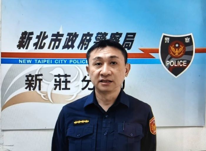涉掀裙偷拍 24歲男遭控性騷、妨害秘密等案 42 《圖說》頭前所副所長翁正義說明案由。〈新莊分局提供〉