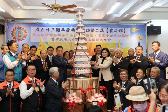 ▲張麗善縣長感謝雲林同鄉文教基金會,23年來持續扮演「連結旅外鄉親與家鄉」重要橋樑。(記者劉春生攝)