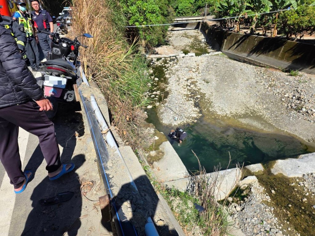 台中死亡車禍!女大生騎機車上武嶺看日出 下山途中自撞護欄摔落邊坡傷重不治
