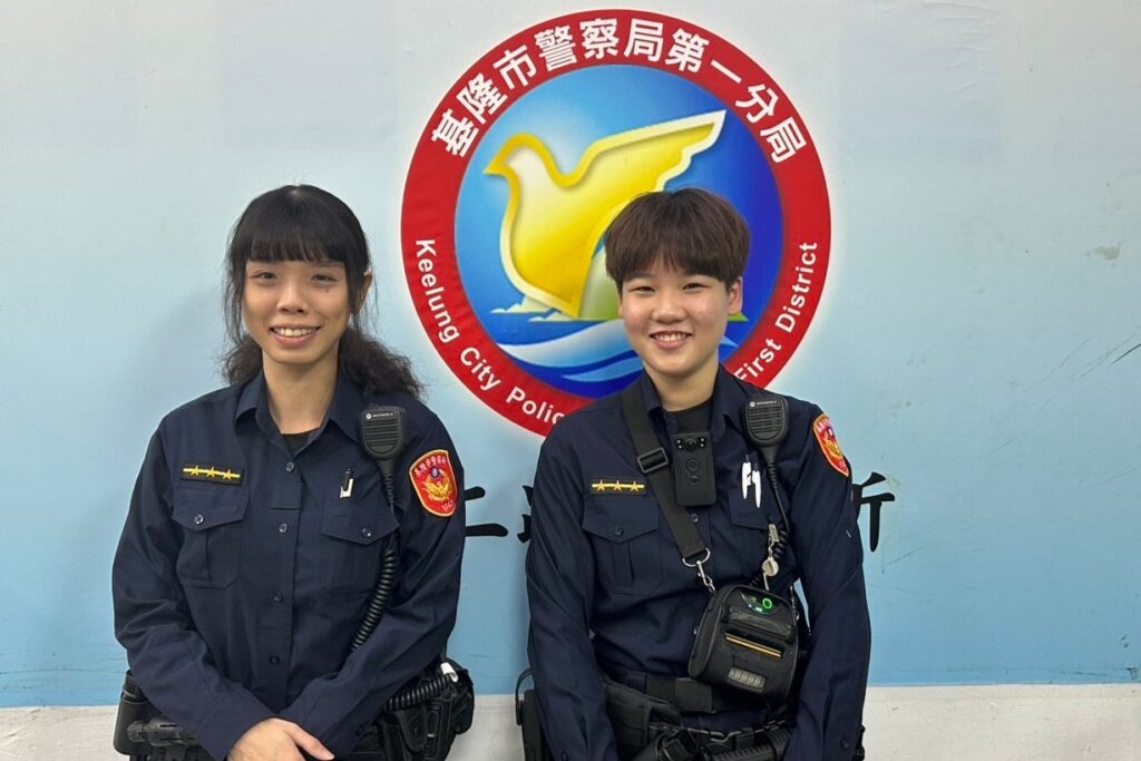 老翁家中跌倒無力起身 暖警即刻救援幸無大礙 38 MEITU 20251123 154149745