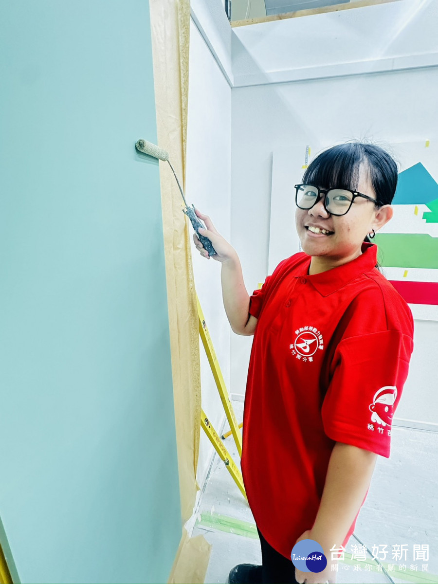 桃竹苗分署培訓「漆作裝潢」青少年組國手黃奕樺，將代表台灣出戰亞洲賽。<br /><br /> 