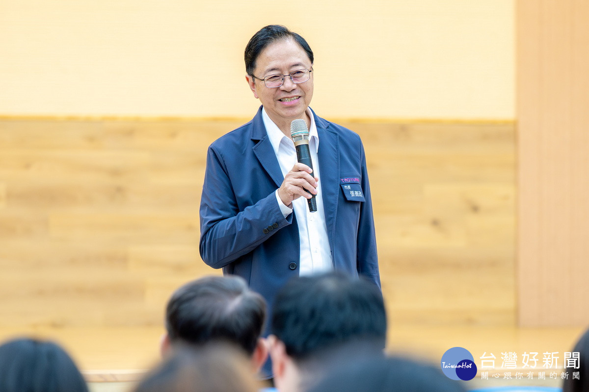 桃園市長張善政於「114年桃園市政府新進人員研習班」中致詞。