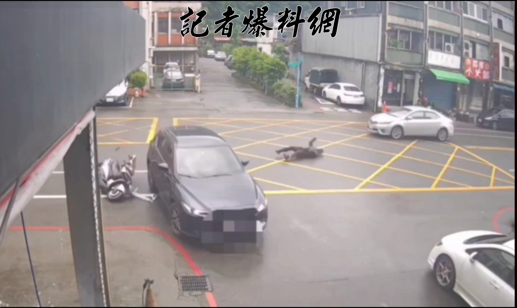 宜蘭縣蘇澳市區前(22)日8時許發生1起轎車左轉與直行機車側撞的交通事故。