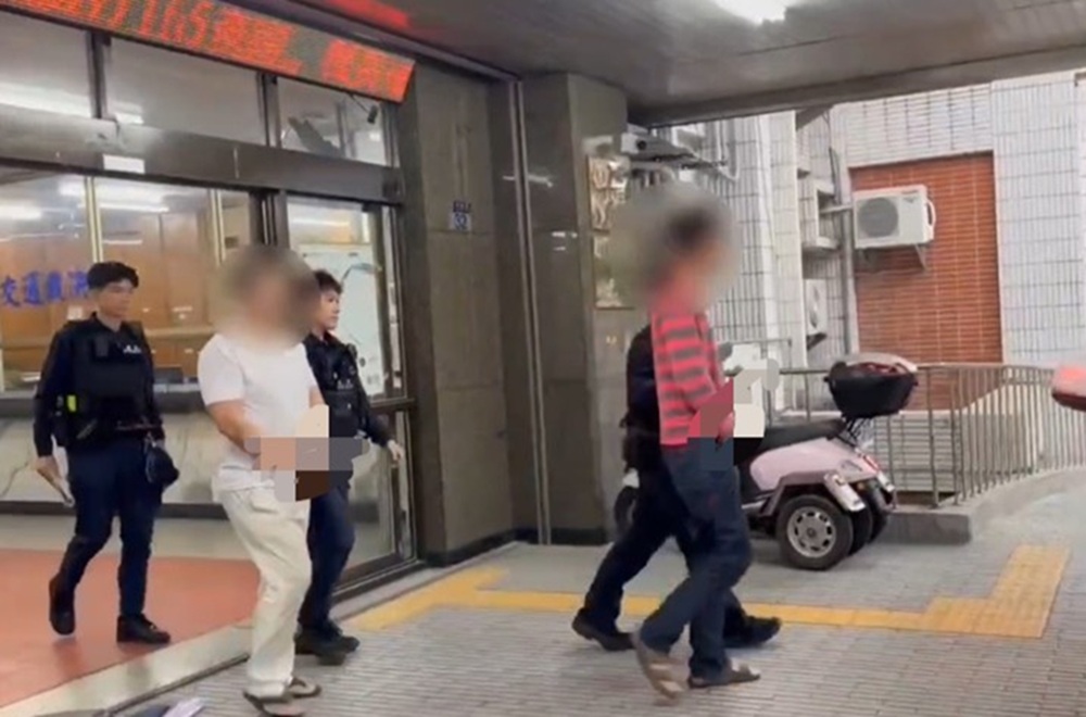 高速狂飆拒攔檢 警逮通緝犯起獲依托咪酯菸彈 216 cnews204251124a01