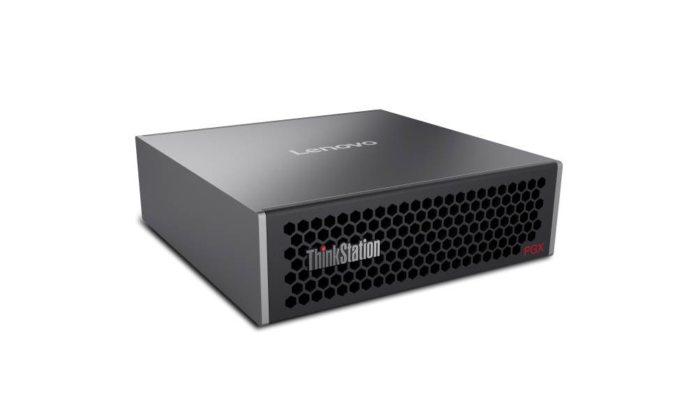ThinkStation PGX 以小巧機身整合高效能,開箱即可投入 AI 模型開發與推論。