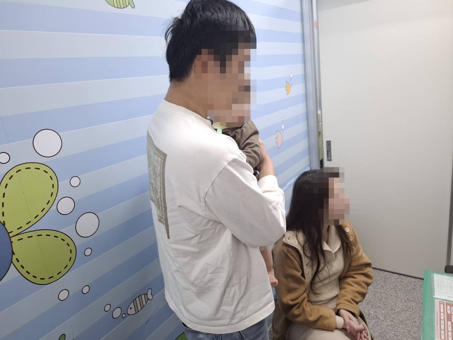 桃園市大園區1名1歲男童,昨(24)日下午因急性腸胃炎,突然全身抽搐、僵直,甚至意識不清、眼球上吊,情況相當危急。