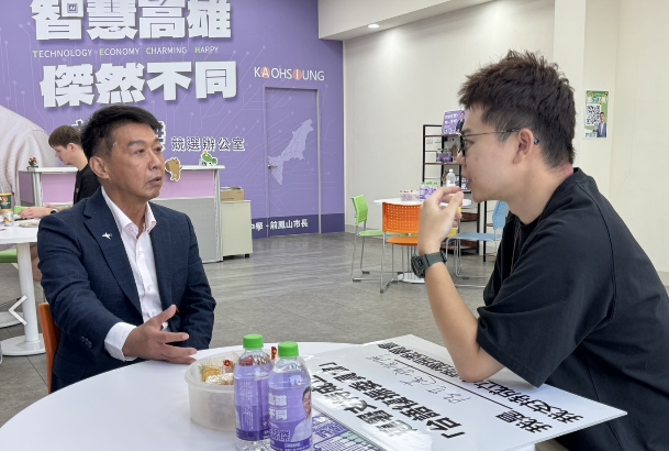 ▲許智傑針對張博洋議員的呼籲,不僅第一時間表態樂觀其成,更表示會全力支持。(記者 李堂安 翻攝)