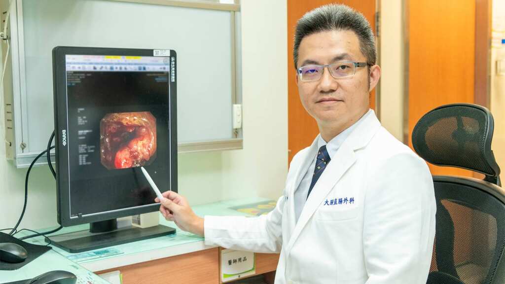 ▲張譽耀主任表示,老翁提前住院補充靜脈營養,體力改善後使用單孔達文西手術,術後傷口癒合佳、疼痛輕微,恢復良好。(圖/彰化基督教醫院提供)