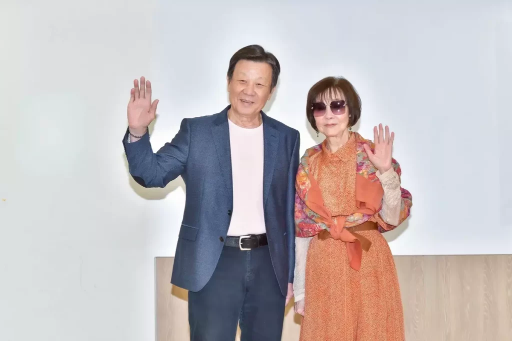 (由左至右)資深演員寇世勳、歸亞蕾合作電影「拾光」掀起回憶殺!