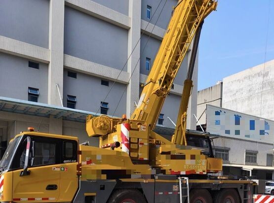高雄海霸王施工意外 工人+推高機4樓同時墜落釀1死 228 高雄海霸王施工意外 工人+推高機4樓同時墜落釀1死 227