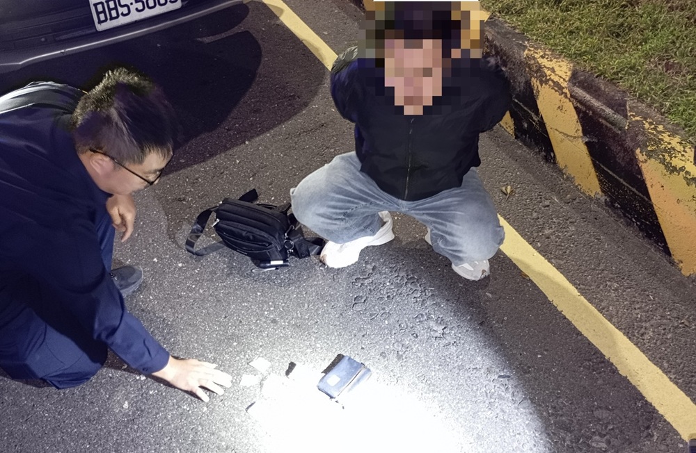 41歲男涉毒駕 小貨車載3人還有毒品通緝犯 220 cnews204251125a07