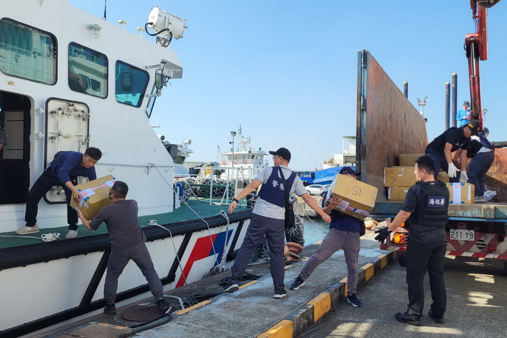 近噸K他命 澎檢跨海高雄銷毀 222 近噸K他命 澎檢跨海高雄銷毀 221