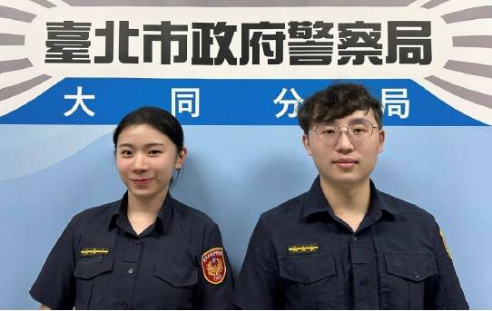 大同分局寧夏路派出所警員林庭萱(左)、李威儀(右)。