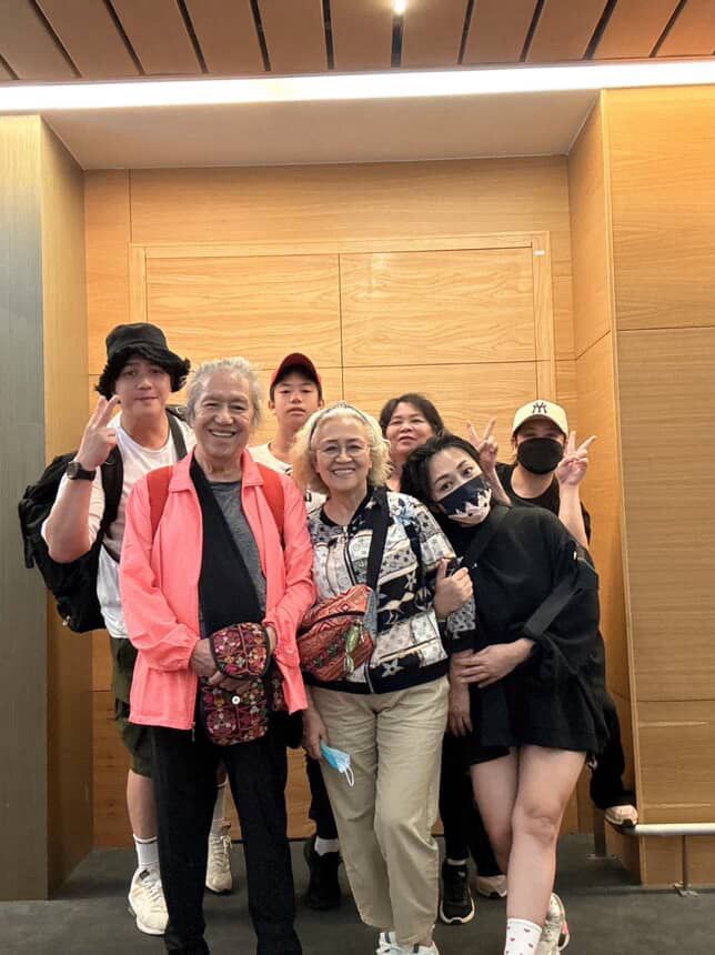 吳亦偉與爸爸北原山貓及姐姐吳亦帆一家都是歌手。(圖/吳亦偉 提供)