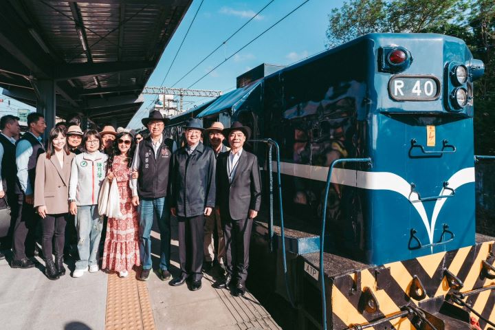 行政院長卓榮泰、桃園市長張善政出席《富岡鐵道藝術生活節》開幕活動。 圖:桃園市政府文化局/提供