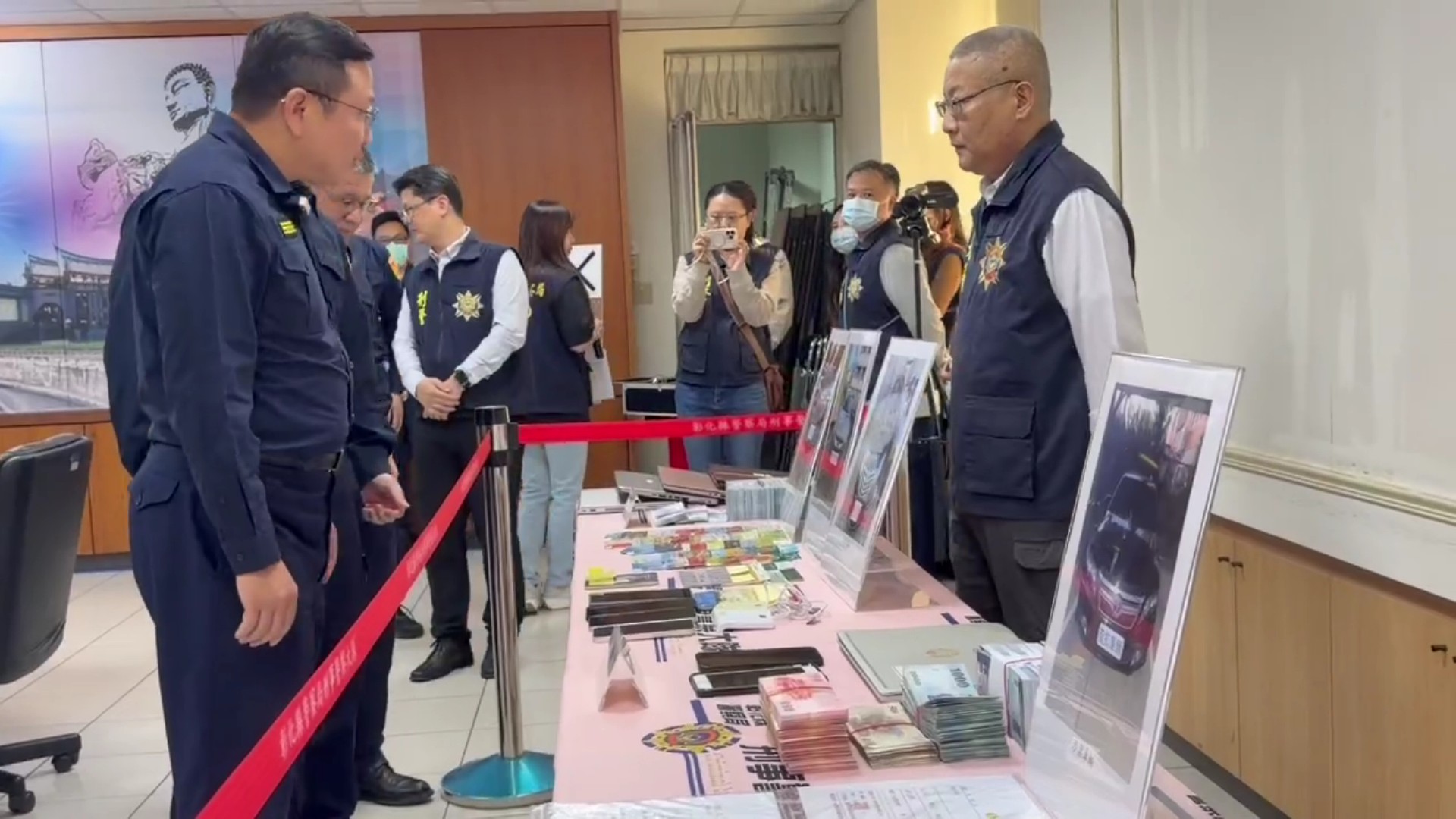 魔術也騙人!彰化警方用小翼魔術秀教你防詐 - https://www.watchmedia01.com