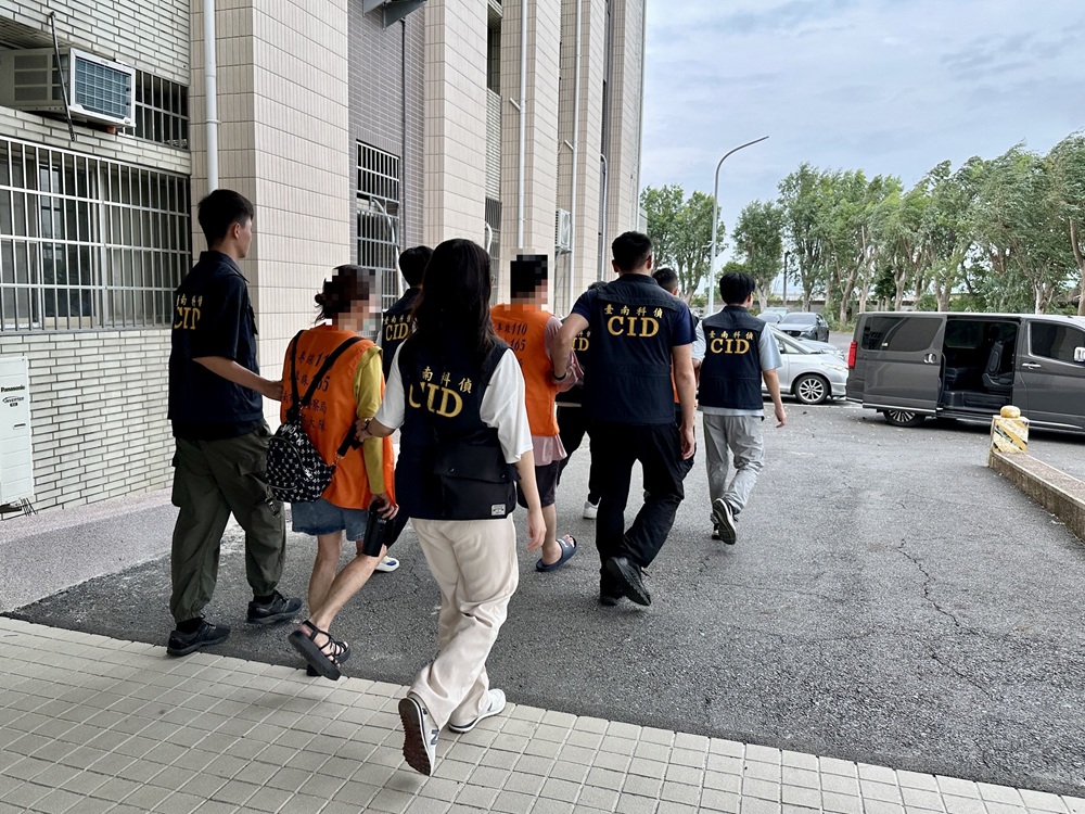 IG加好友誘買虛擬貨幣 破詐欺集團南北逮6人 252 cnews204251226a11