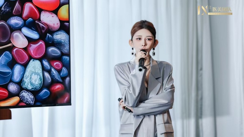 ▲洪洛妍以優異的審美視角與多元服務快速闖出知名度,成為上海醫美的指標人物。