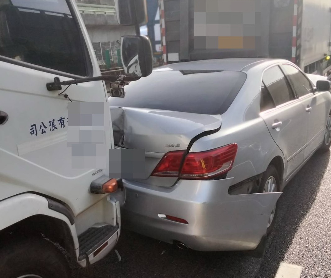 國道1號南下中壢路段二起事故　後方回堵5公里