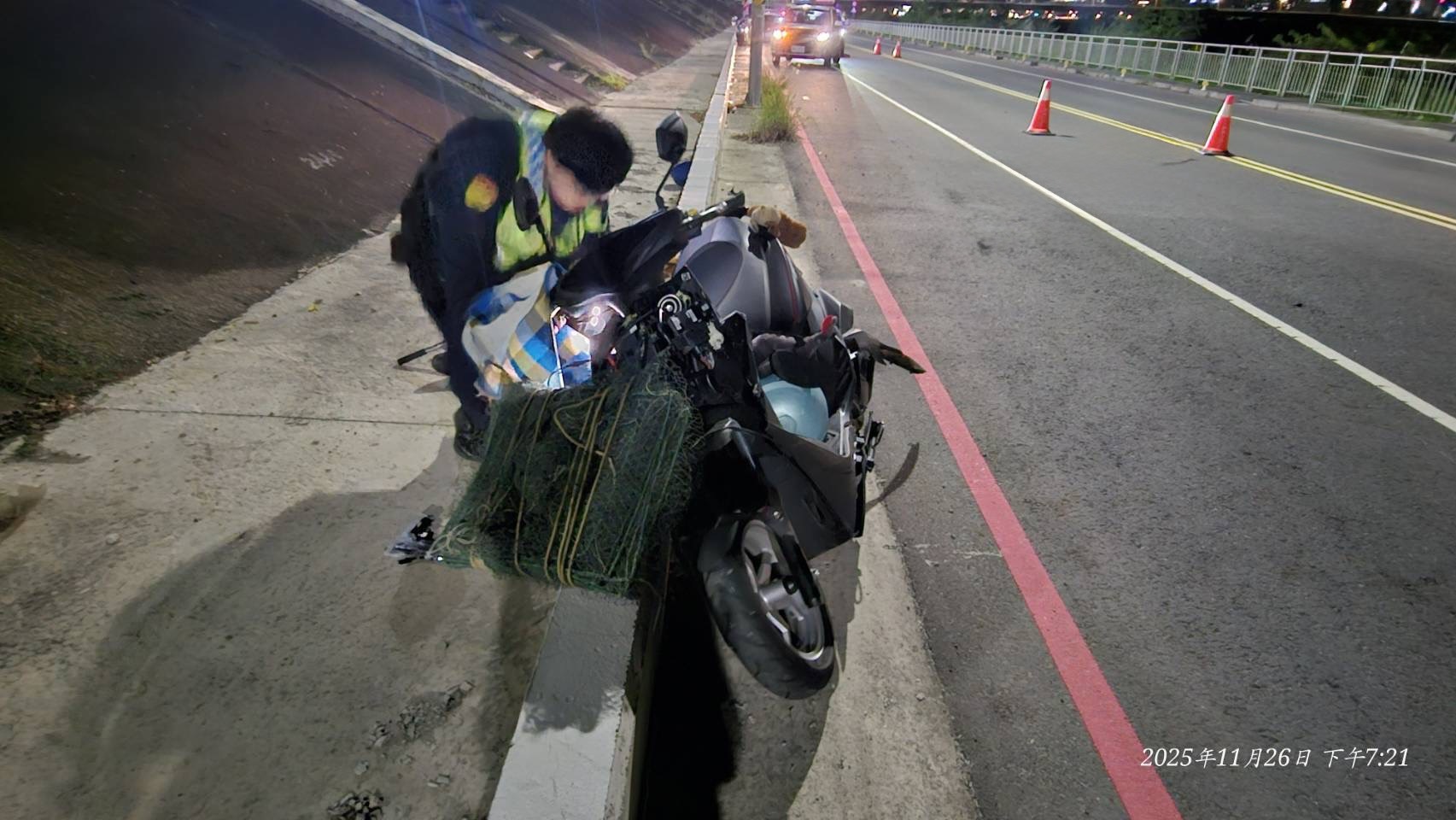 新北市樹林區大漢溪堤外便道一帶,昨(26)日傍晚18時許發生1起死亡車禍。