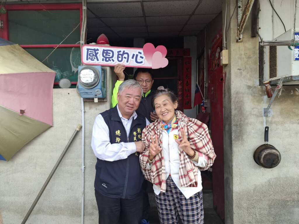 ▲彰化榮服處啟動冬季關懷,到宅送上暖心關懷。(圖/彰化縣榮民服務處提供)