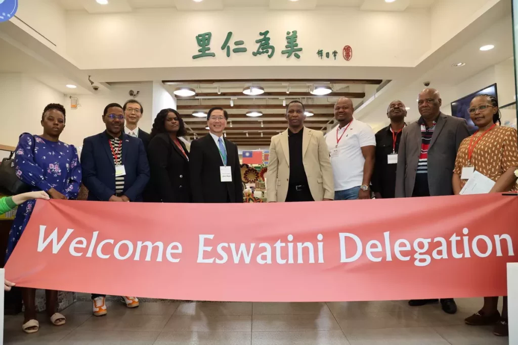 里仁迎來由史瓦帝尼王國眾議院議長馬布札 (Hon. Jabulani Clement Mabuza) 率領的官員團,蒞臨里仁門市參訪