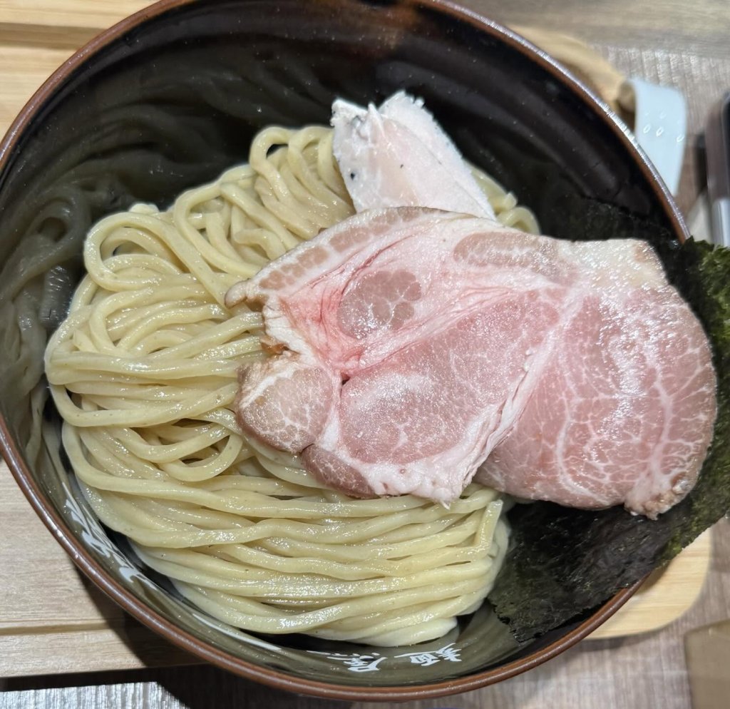 肉沒熟?民眾「麵屋一燈」用餐不敢吃拍照po網 店家回應了