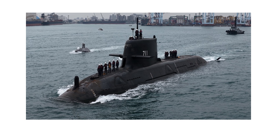 台船：「海鯤軍艦」完成第四次浮航海試