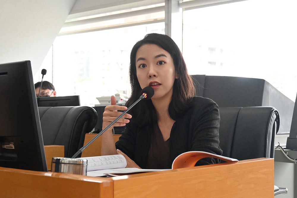 台中市交通罰鍰超收逾9億 吳佩芸籲應回歸交通工程與行人安全改善 230 台中市交通罰鍰超收逾9億 吳佩芸籲應回歸交通工程與行人安全改善 229