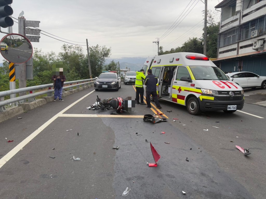 台東死亡車禍! 20歲機車騎士遭貨車撞擊傷重不治