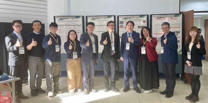 東亞地區校長學研討會登場 張明文分享新北五大亮點 42 《圖說》張明文局長率領的新北教育局優秀研究團隊。〈教育局提供〉