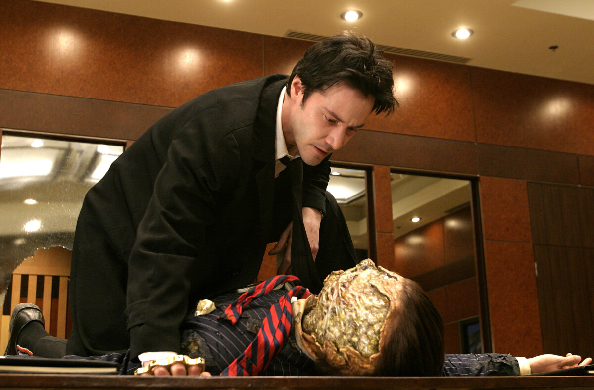 ▲嚴重好看!基哥「物理驅魔」代表作【康斯坦汀】聯手影后瑞秋懷茲、蒂妲史雲頓同台飆戲!(圖/華納兄弟電影)