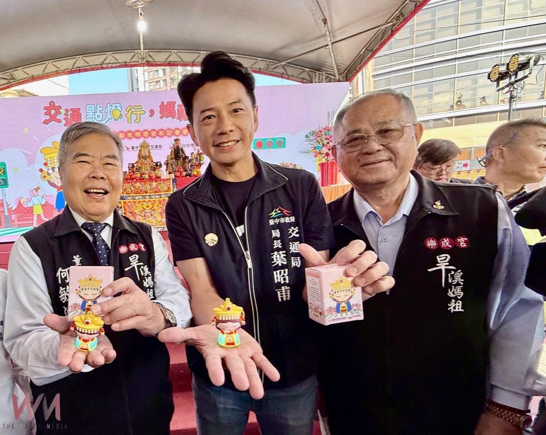 媽祖行動光明燈「亮」相　台中市交通局攜手樂成宮守護行人夜間安全
