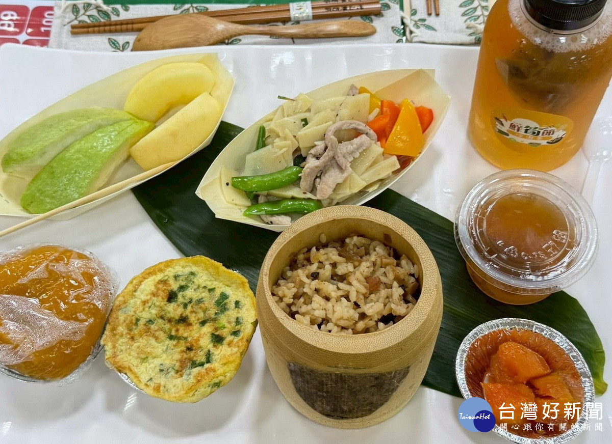 竹山鮮筍節豐盛的佳餚令所有參與的民眾遊客都讚不絕口。（竹山公所提供）