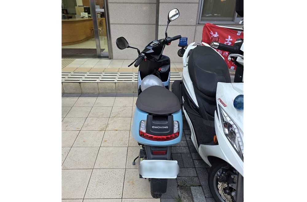 疑吸毒恍惚 58歲男竟騎微型電動二輪車到派出所自首 201 cnews204251130a02