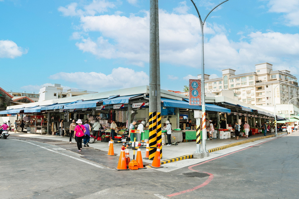 「忠貞公有零售市場」是桃園最具特色的在地市場之一。<br /><br /> 