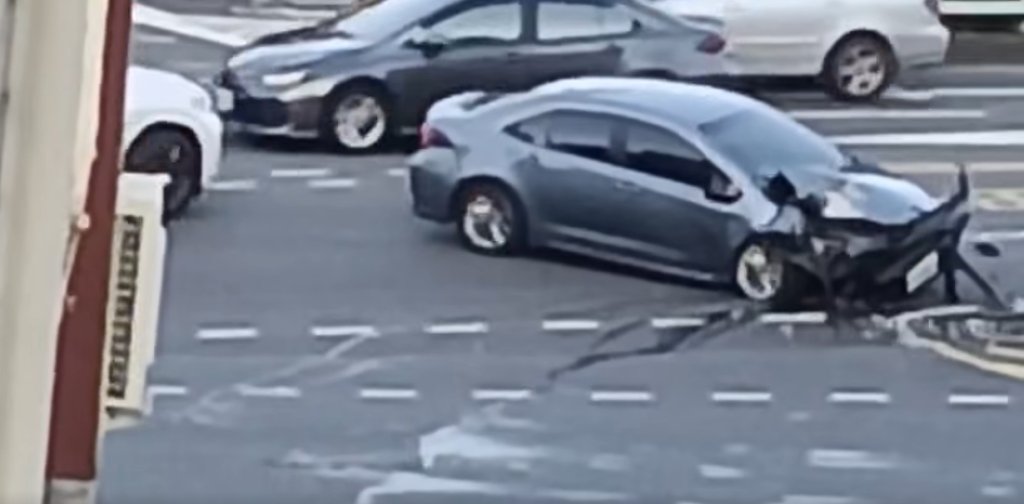 影/撞橋墩就落跑還酒駕！高雄離奇自撞案-2小時內女駕駛落網送辦