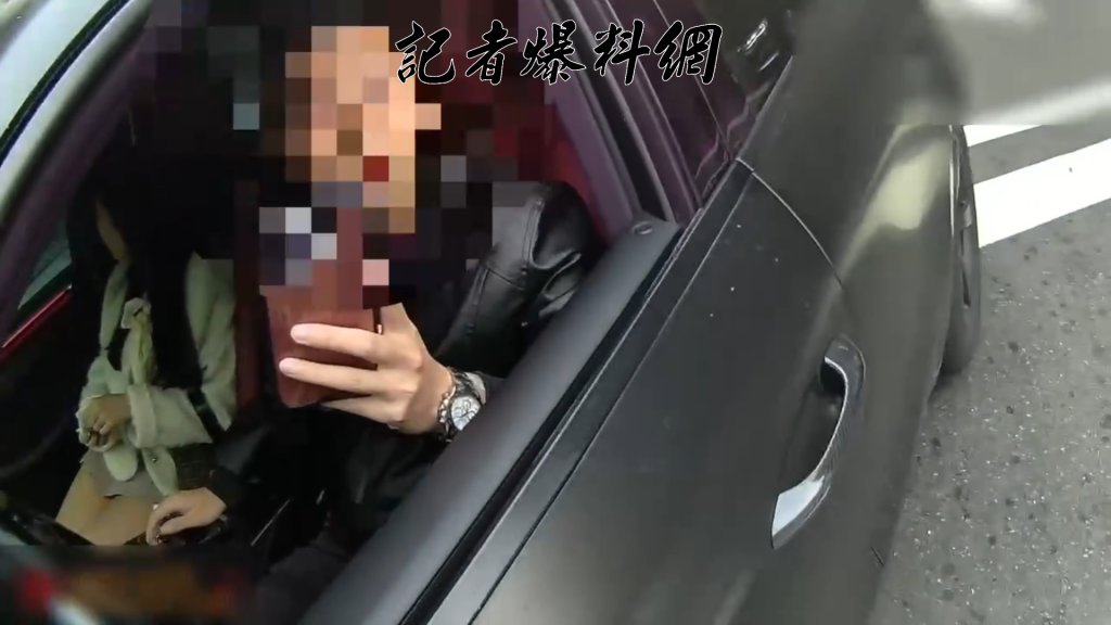 落漆!保時捷男載妹沒繫安全帶被攔查 吐酒氣拒測嗆警遭拔槍拉下車