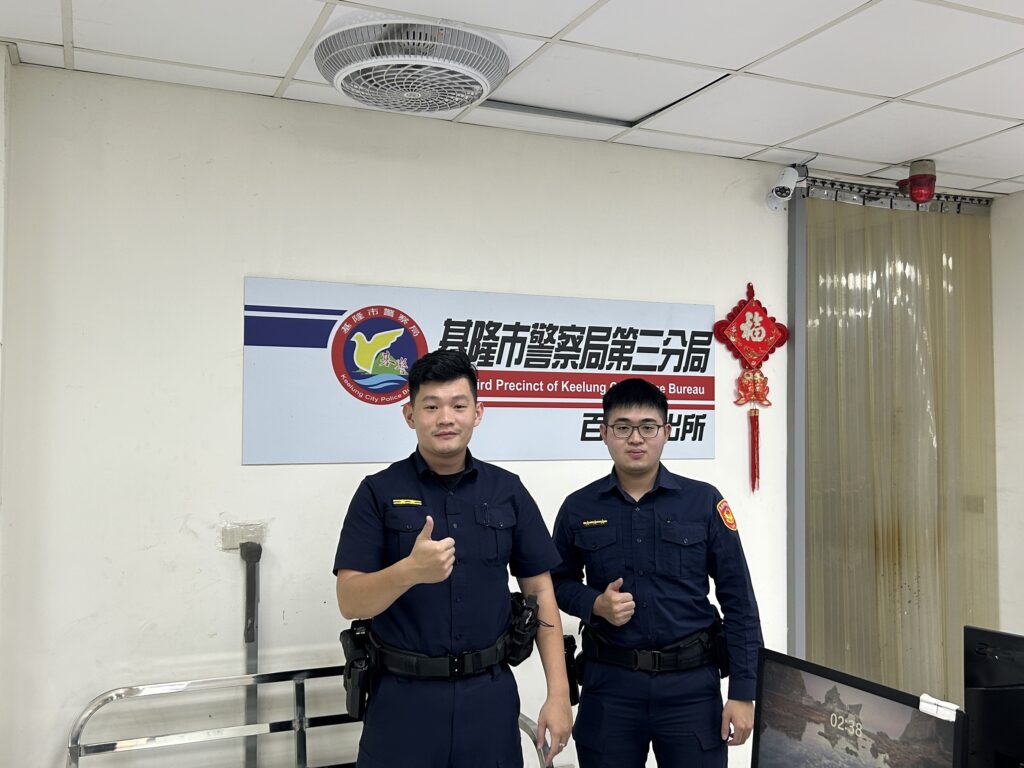 學童手作氣球至百福派出所送暖 警察哥哥們回贈防詐小提醒 19 1764569087887