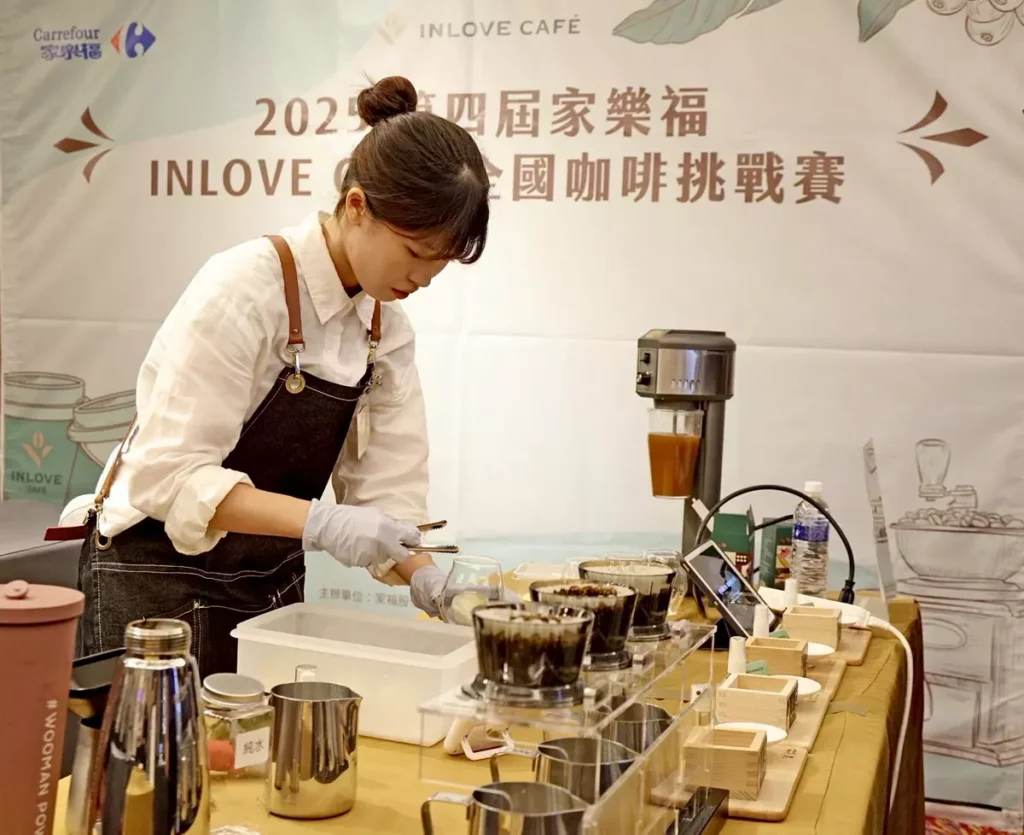 高雄科技大學施家育再度拿下創意組第一名,獲得二連霸。
